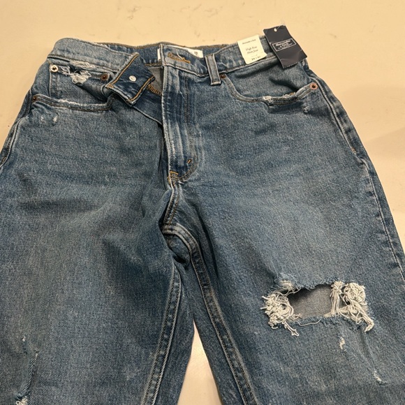 Abercrombie high rise mom jeans size 26 with tags - Picture 2 of 4